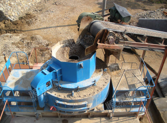 Sand making machine